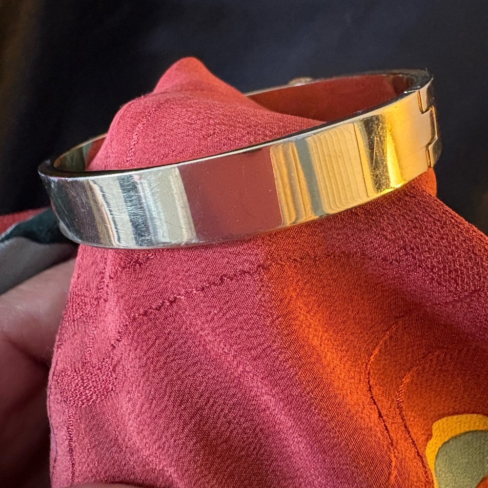 Tory Burch Fashion
Bracelets - Picture 4 of 6